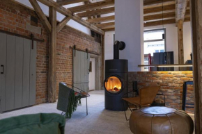 Landurlaub mit neugierigen Blicken in den Pferdestall, eingezäuntem Garten, Kamin und Sauna